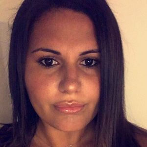 Meet your Posher, Dominique